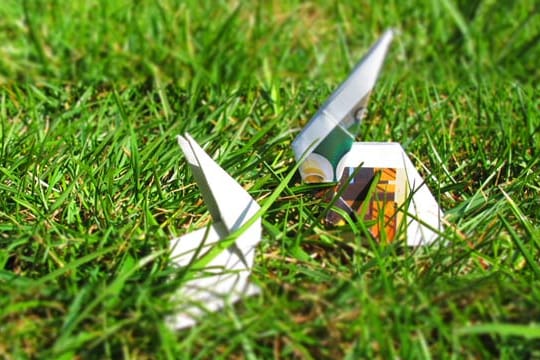 Origami-Osterhasen sind äußerst dekorativ und leicht zu falten.