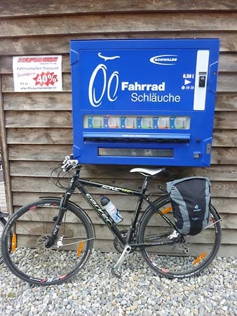 Automat mit Fahrradschläuchen