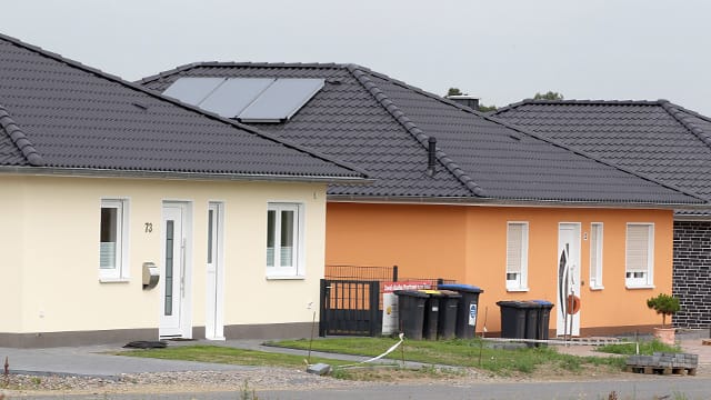 Das sogenannte Zeltdach wird seit einiger Zeit beim Hausbau in Deutschland immer beliebter.