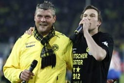 Dickel-Song " Borussia schenk mir die Schale" stürmt die Charts.