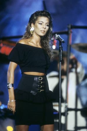 Nach der Auflösung von "Arabesque" 1984 startete Sandra ihre Solokarriere. Der von NDW-Star Hubert Kah geschriebene und von Sandras späterem Ehemann Michael Cretu produzierte Song "(I'll Never Be) Maria Magdalena" (1985) machte die Sängerin zum Star.