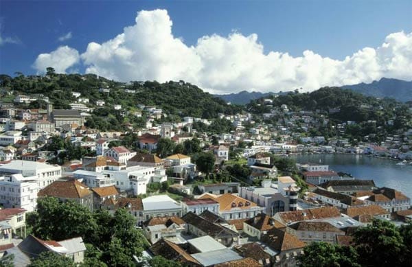 Ihr folgt die Karibikinsel Grenada mit 344 Quadratkilometern auf Platz zwölf. Hier ein Blick über St. Georges.