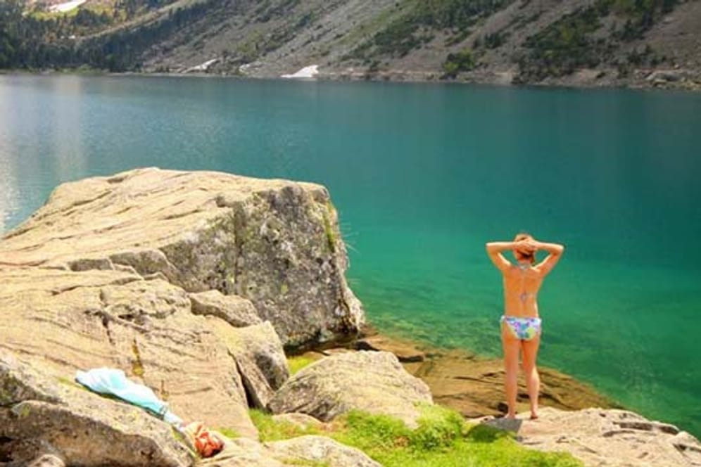 Der Bergsee Lac de Glaube in den Pyrenäen