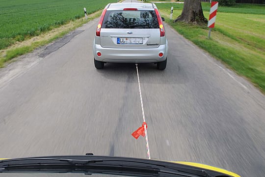 Ein Abschleppseil sollte mit einem Fähnchen gekennzeichnet und nie länger als fünf Meter sein.