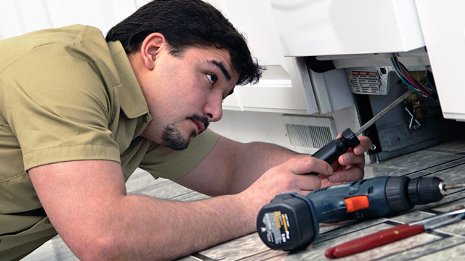 Defekte Elektrogeräte reparieren oder entsorgen