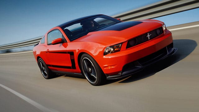 Der Ford Mustang (hier als Boss 302) bietet besonders als V6-Modell günstiges Sportwagen-Vergnügen