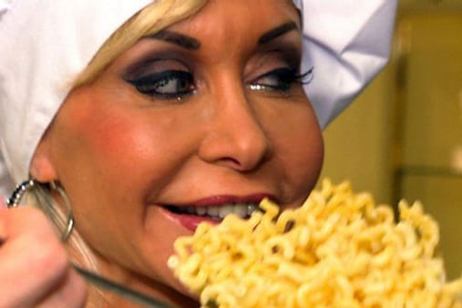 "Buster Pasta": Vox begleitet den Ex-Porno-Star bei ihrer Restauranteröffnung.