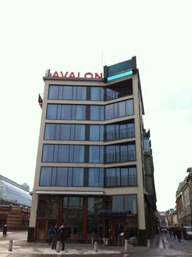 Auch in Europa findet sich ein hängender Hotelpool im Designhotel "Avalon" in Göteborg.