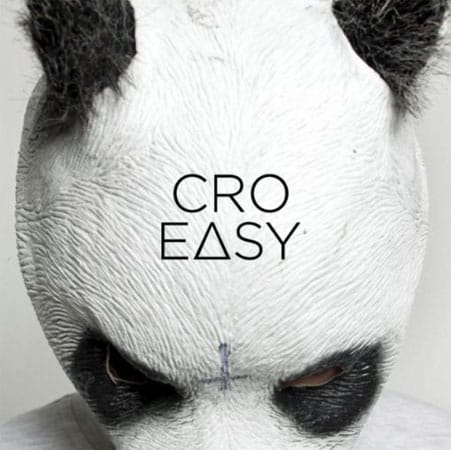 Der Mann mit der Panda-Maske, Cro, ist gleich mit zwei Songs Anwärter auf den Sommerhit 2012. Zum einen mit seinem relaxt-groovigen "Easy"...