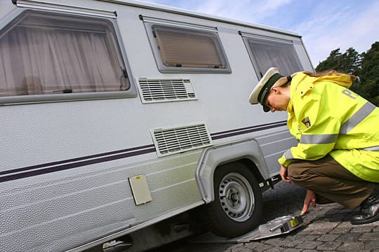 Gewichtskontrolle bei Wohnwagen.