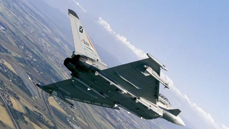 Ein Kampfjet vom Typ Eurofighter Typhoon bei einem Testflug. Der Einsatz der Luftwaffe im Inland ist unter bestimmten Bedingungen möglich, entschied jetzt das Bundesverfassungsgericht.