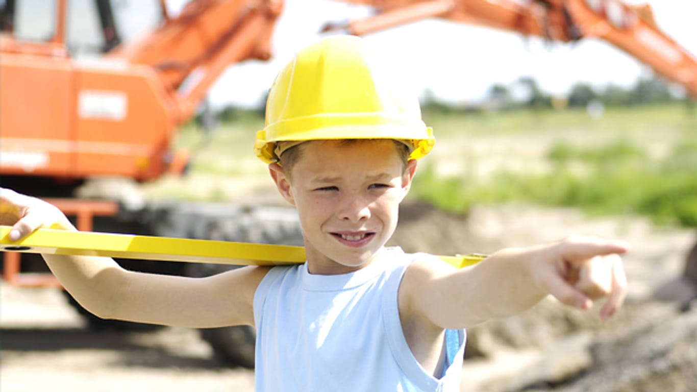 Baustellen ziehen Kinder magisch an. Eltern sollten auf keine ihre Aufsichtspflicht vernachlässigen.