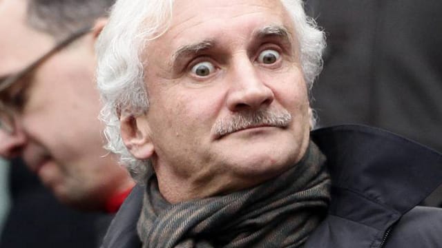 Rudi Völler macht seinem Ärger Luft.