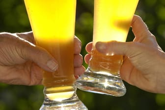 Wer Bier aus Weizengläsern trinkt, trinkt laut einer Studie automatisch hastige