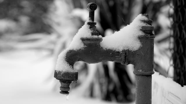 Eingefrorener Wasserhahn.