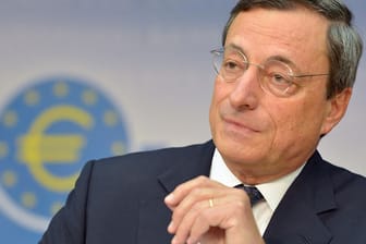 EZB-Chef Mario Draghi will klammen Euro-Staaten mit Anleihekäufen unter die Arme greifen