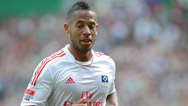 HSV-Abwehrmann Dennis Aogo steht zurzeit völlig neben sich.