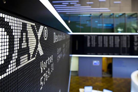 DAX auf der Anzeigetafel der Deutschen Börse in Frankfurt