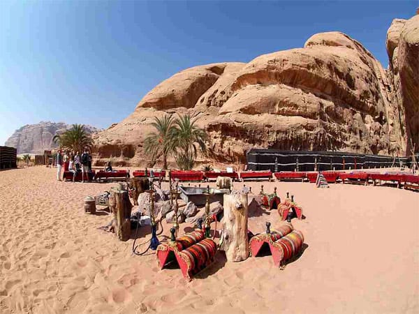 Beduinische Gastfreundschaft in der Wüste.