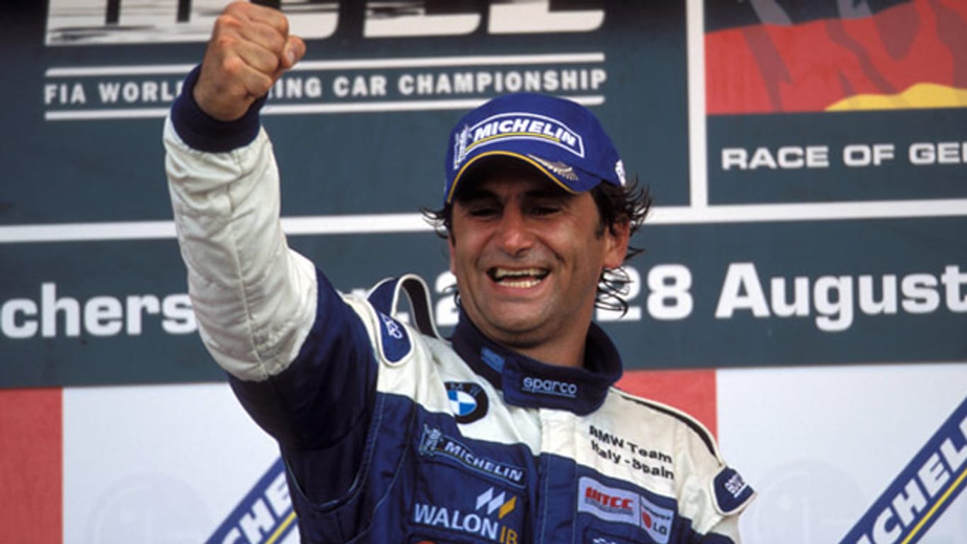 Alex Zanardi bejubelt 2005 seinen ersten Sieg seit seinem schweren Unfall 2001.