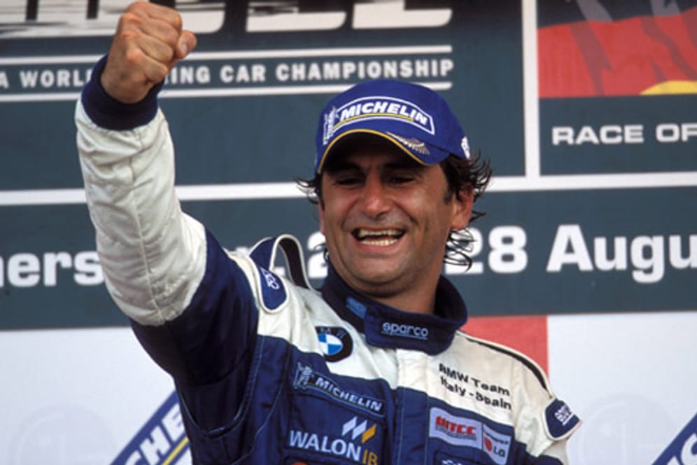Alex Zanardi bejubelt 2005 seinen ersten Sieg seit seinem schweren Unfall 2001.
