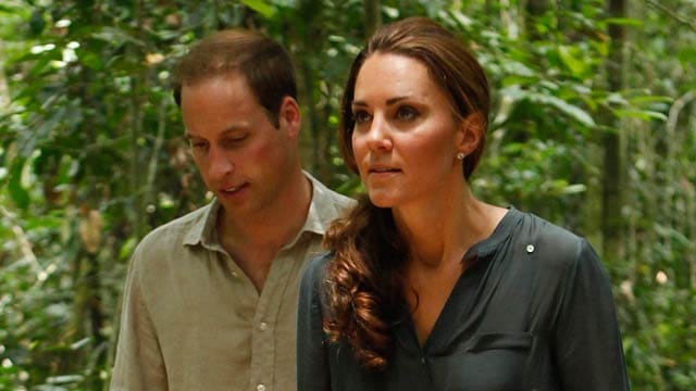 Die Affäre um die Bilder der halbnackten Kate (hier mit Ehemann Prinz William) weitet sich aus. Die Affäre um die Bilder der halbnackten Kate (hier mit Ehemann Prinz William) weitet sich aus.