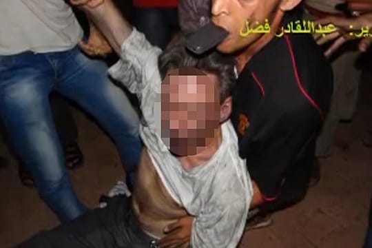 Angriff auf US-Konsulat in Bengasi: ein Bild aus dem Video, das dokumentiert, wie Libyer den tödlich verletzten US-Botschafter Chris Stevens ins Krankenhaus bringen