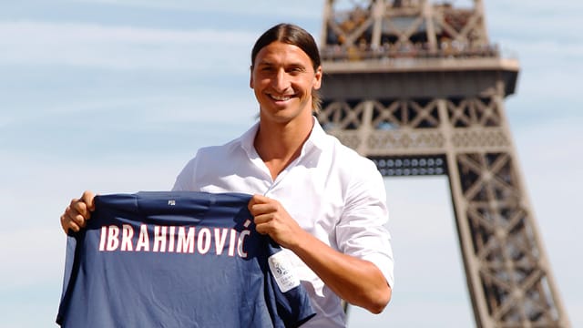 Ibrahimovic in Paris: Dass er sich in der schönen Stadt an der Seine wohlfühlt, dazu trägt bestimmt auch sein fürstliches Salär bei Ibrahimovic in Paris: Dass er sich in der schönen Stadt an der Seine wohlfühlt, dazu trägt bestimmt auch sein fürstliches Salär bei