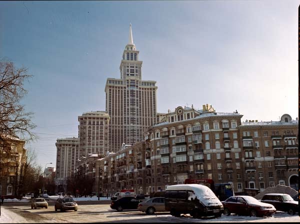 Auch das "Triumph-Palace" findet sich in Moskau, es misst 264 Meter auf 54 Etagen.