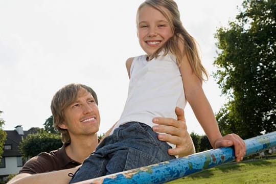 Kinder brauchen ihre Väter, als Vorbilder und als Konkurrenten.