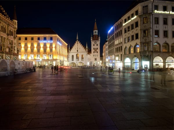 Der Dreh und Angelpunkt in Münchens Innenstadt ist der Marienplatz. Los geht die Tour.