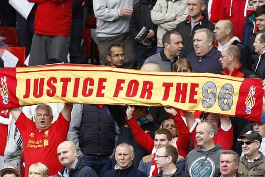 Liverpool-Fans demonstrieren für eine Bestrafung der Verantwortlichen der Hillsborough-Katastrophe.