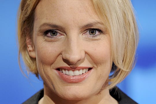 Die TV-Moderatorin Okka Gundel erwartet ihr drittes Kind.