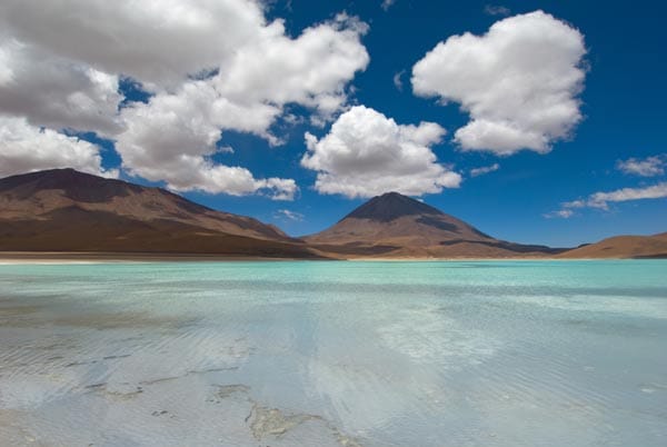Ebenfalls lebensfeindlich: Der größte Salzsee der Welt Salar de Uyuni in Bolivien.