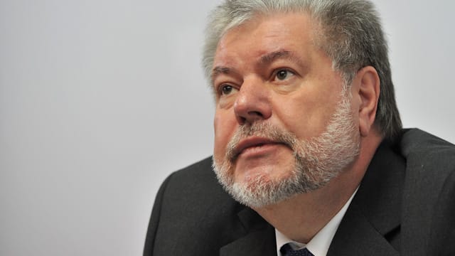 Kurt Beck will Medien zufolge sein Amt als Ministerpräsident von Rheinland-Pfalz abgeben Kurt Beck will Medien zufolge sein Amt als Ministerpräsident von Rheinland-Pfalz abgeben