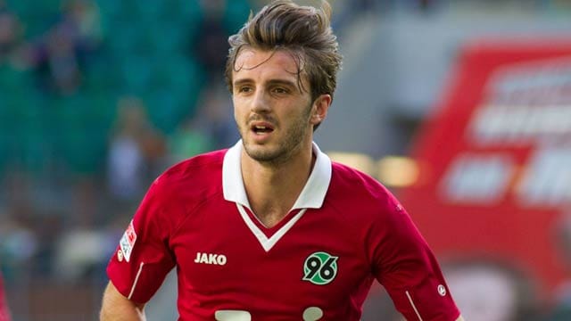 Adrian Nikci von Hannover 96 muss mehrere Tage das Bett hüten.