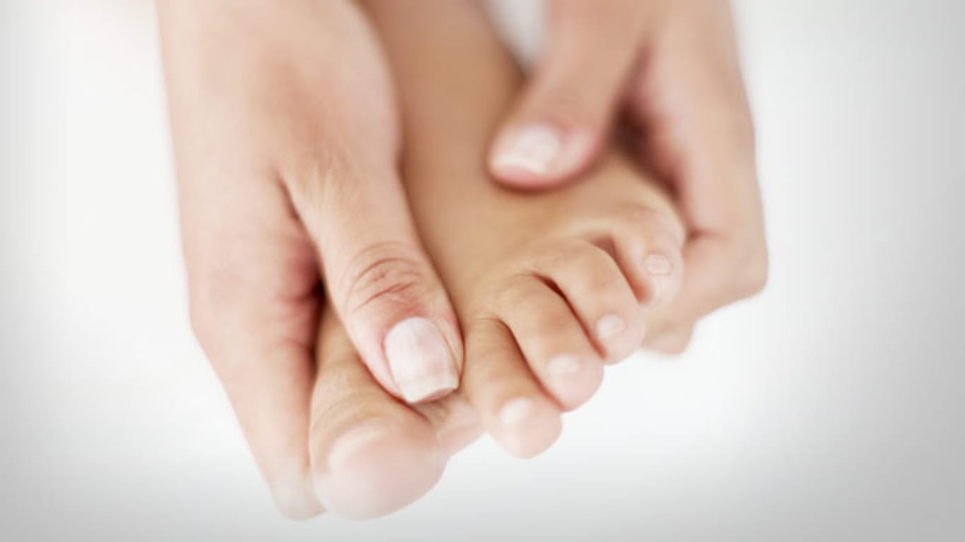 Diabetischer Fuß: Amputation vermeiden mit richtiger Pflege.