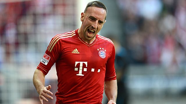 Bayern Münchens Franck Ribéry nimmt den Mund ganz schön voll. Er träumt davon ungeschlagen Meister zu werden. Bayern Münchens Franck Ribéry nimmt den Mund ganz schön voll. Er träumt davon ungeschlagen Meister zu werden.