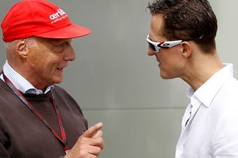Niki Lauda (li.) erklärt, warum Michael Schumacher gehen muss.