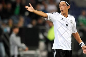 Mesut Özil kann die Kritik von Bastian Schweinsteiger nicht nachvollziehen.