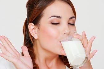 Weltweite Studien zeigen: Wer Milch trinkt, kann leichter abnehmen.