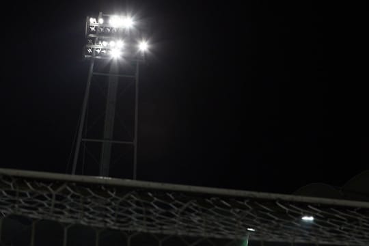 Flutlichtanlage im Fußballstadion von Graz
