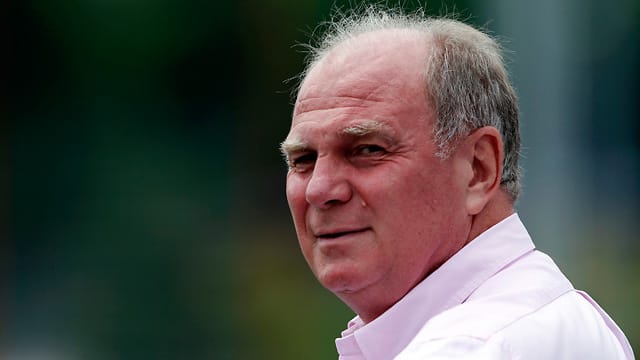 DFB-Kritiker Uli Hoeneß: "Ich habe nur gesagt, was Löw denken müsste." DFB-Kritiker Uli Hoeneß: "Ich habe nur gesagt, was Löw denken müsste."