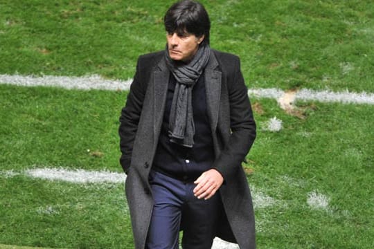Enttäuschter Abgang: Joachim Löw verlässt nach dem Spiel gegen Schweden das Stadion.
