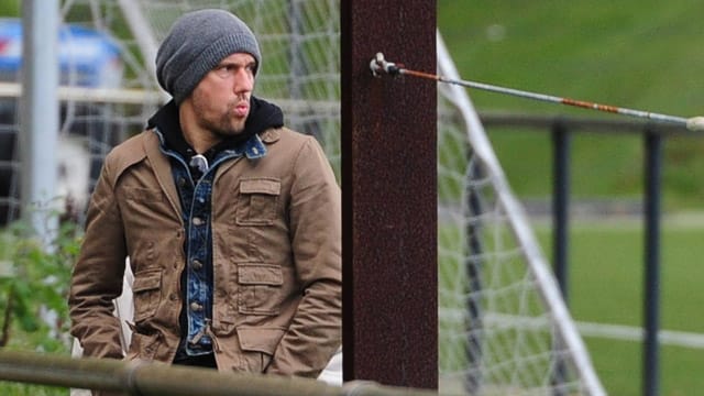 Wenn es um sein Auto geht, versteht Mainz-05-Stürmer Ivan Klasnic keinen Spaß. Wenn es um sein Auto geht, versteht Mainz-05-Stürmer Ivan Klasnic keinen Spaß.