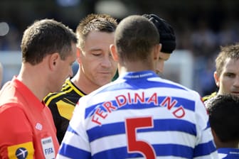 Chelsea verhängte gegen John Terry (2. von links) wegen rassistischer Äußerungen gegenüber Anton Ferdinand die höchste Geldstrafe der Klubgeschichte.