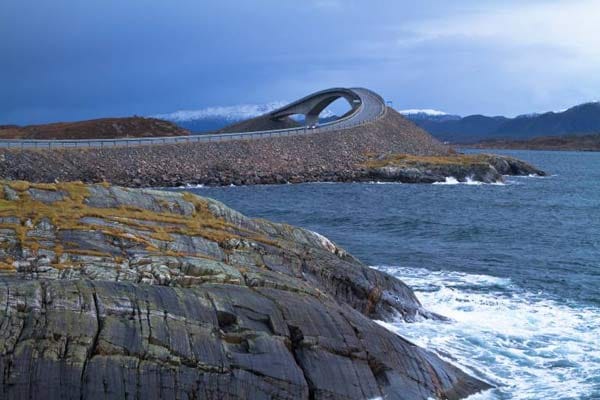 Die Hustadvika, ein rund 19 Kilometer langer Abschnitt der norwegischen Küste, ist ein berüchtigter Meeresabschnitt, wo es bei Sturm höchst dramatisch wird.
