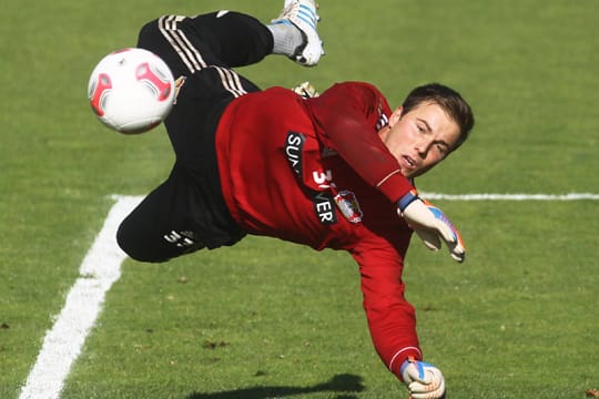 Im DFB-Pokal feiert Bayer Leverkusens Torwart Michael Rensing sein Comeback.