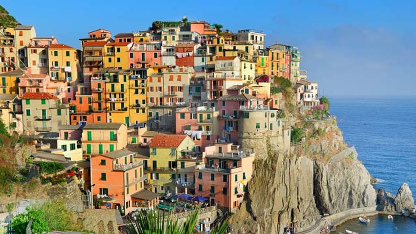 Manarola, Cinque Terre, gehört zu den farbenfrohsten Dörfern der Welt.