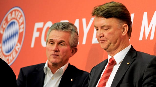 Jupp Heynckes hat für die Kritik seines Kollegen Louis van Gaal an Bayern-Präsident Uli Hoeneß nur einen spöttischen Kommentar übrig. Jupp Heynckes hat für die Kritik seines Kollegen Louis van Gaal an Bayern-Präsident Uli Hoeneß nur einen spöttischen Kommentar übrig.